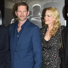 Clint Eastwood z synami Scottem i innymi członkami rodziny na premierze.