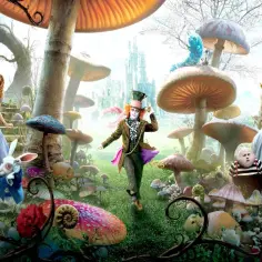 Alicja w Krainie Czarów obsada: szalony Kapelusznik, Biała Królowa, Czerwona Królowa, Biały Królik i Cheshire Cat w surrealistycznym świecie.