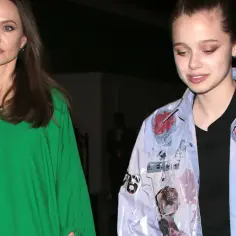 Angelina Jolie z córką, która przypomina wyglądem dzieci Brada Pitta, w stylizacjach z brytyjskimi motywami.